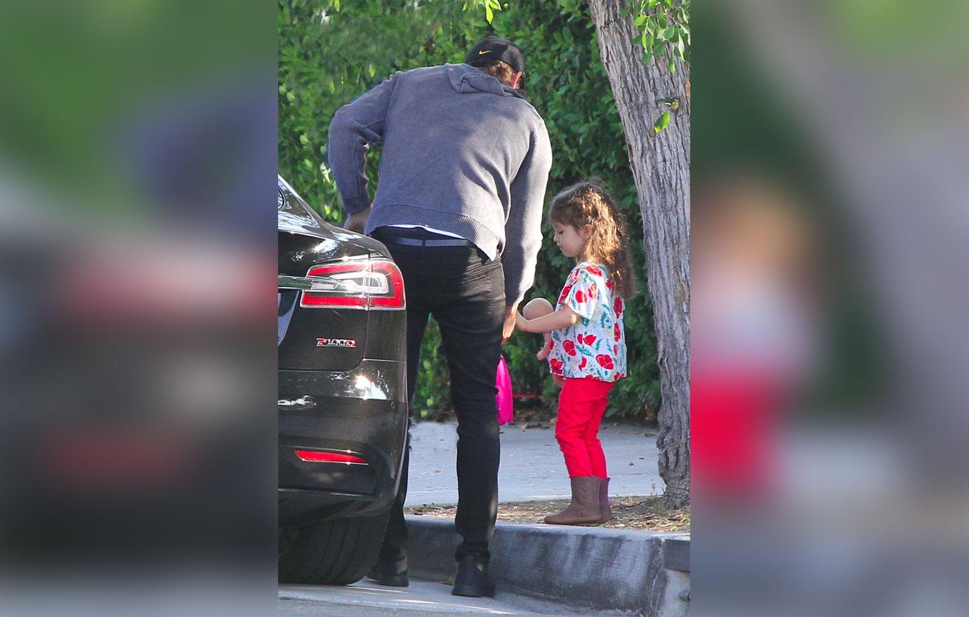 Ashton Kutcher And Daughter Wyatt Spotted Out In Los Angeles Without Mila