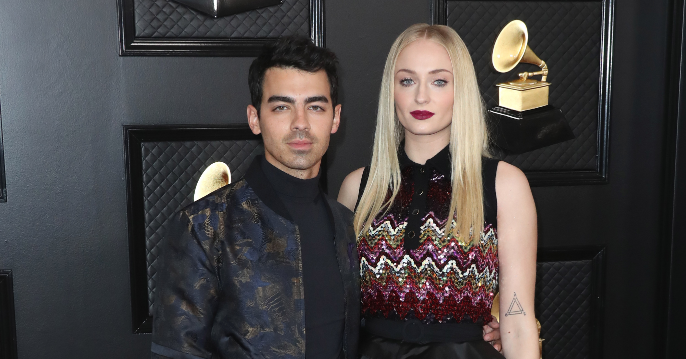 Joe Jonas & Pregnant Sophie Turner Make TikTok