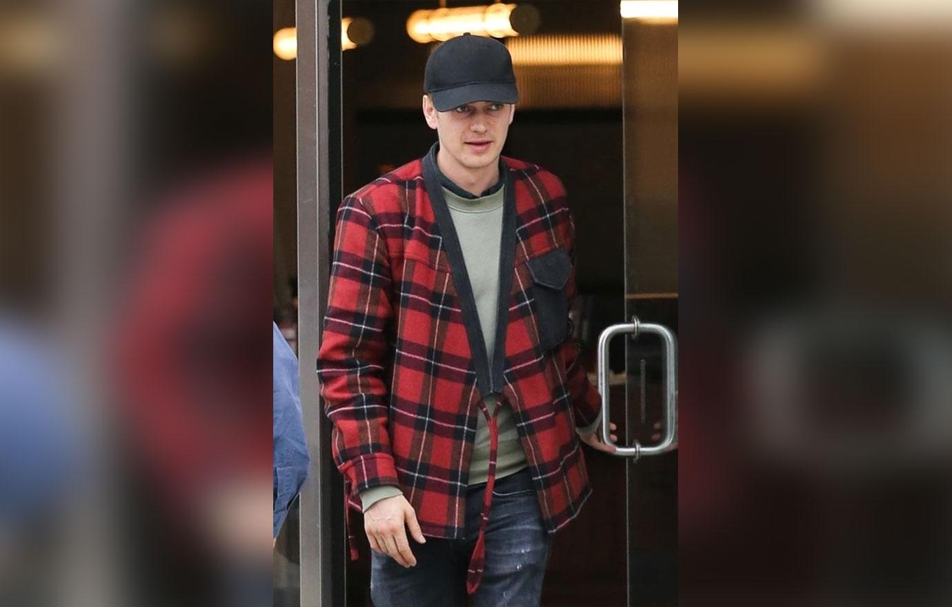 Hayden christensen mystery woman date 6