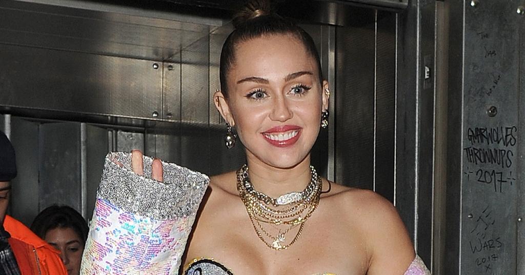 Miley Cyrus Shows Off Checkered Flag Underwear In Thirst Trap Video 2611