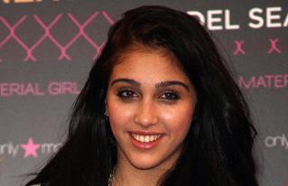 Lourdes leon teaser_319x206.jpg