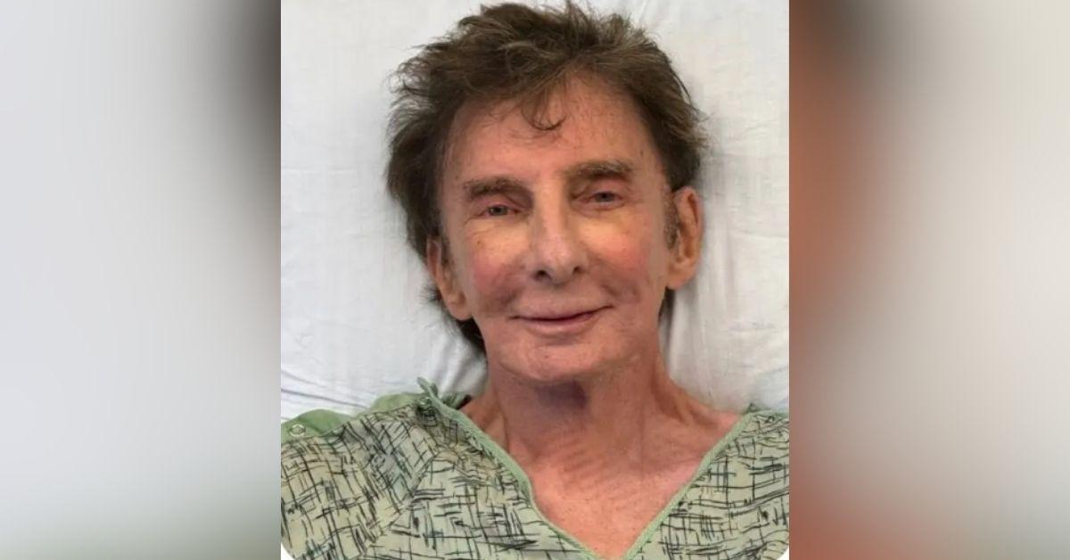 image of Barry Manilow returned to performing after undergoing surgery.