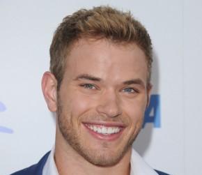 2010__09__Kellan_Lutz_Sept27news 290×300.jpg