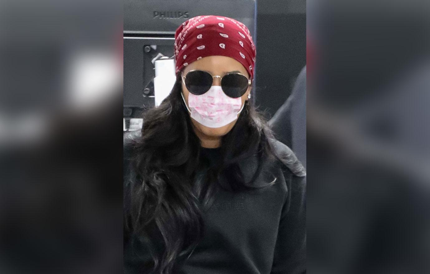 Angela Simmons Wears Face Mask At Airport Amid Coronavirus Outbreak