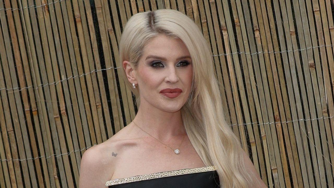 image of Kelly Osbourne also opened up about how she 'wasn't well' after her father died.