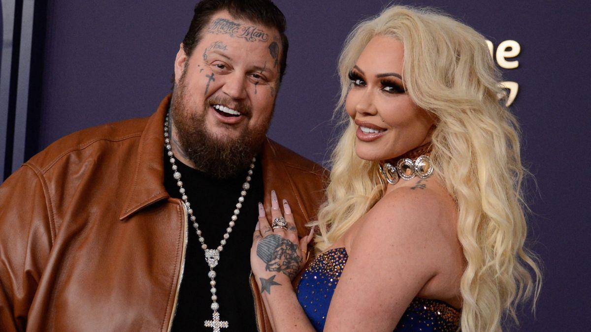 Image of Bunnie Xo revealed she told Jelly Roll to file the papers in anger.