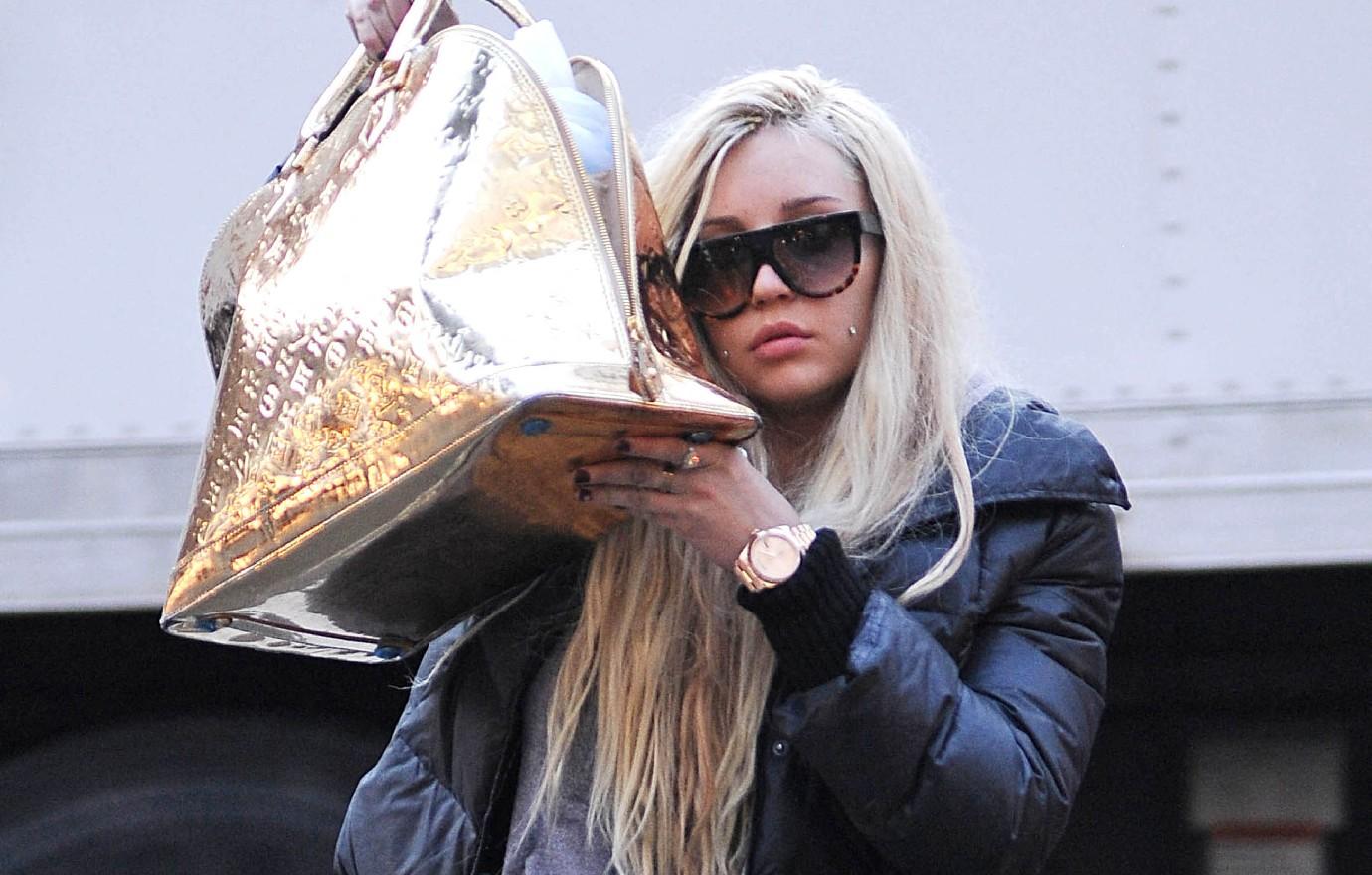 Amanda Bynes Seen For First Time Since Entering Mental Health Center