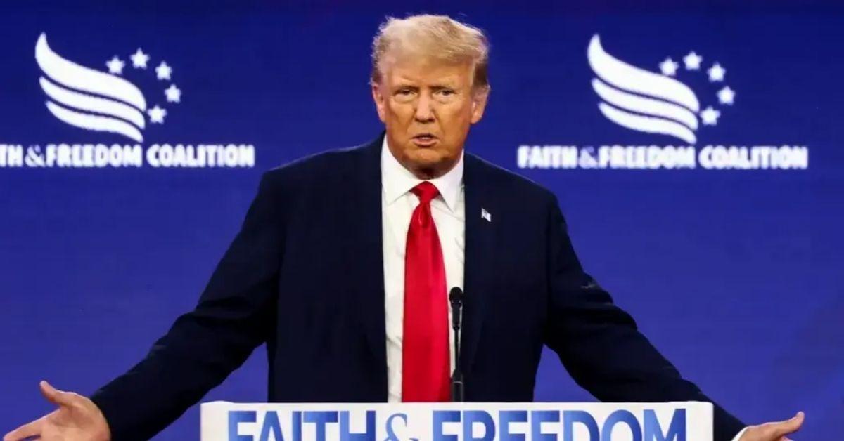 image of During dinner, Donald Trump told relatives he planned to run again.