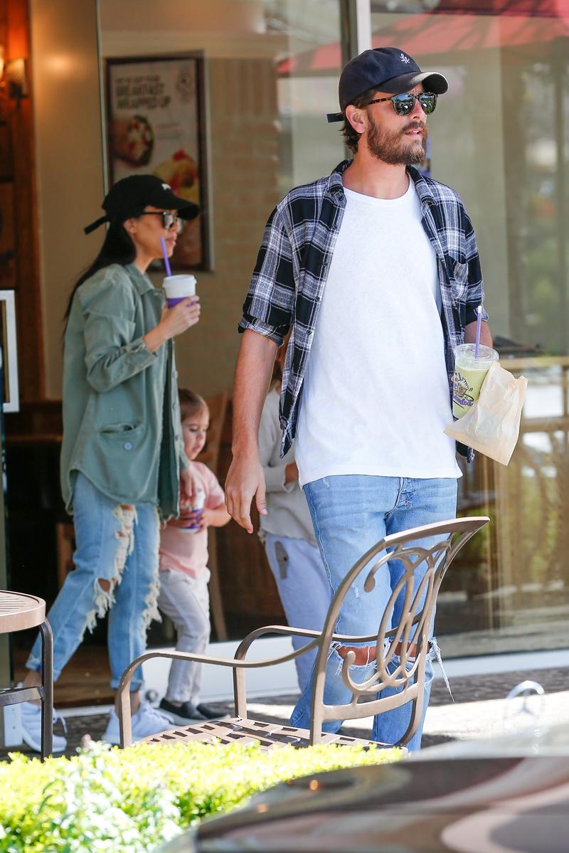 *EXCLUSIVE* Kourtney Kardashian and Scott Disick meet up after his trip to Mexico with a new girl