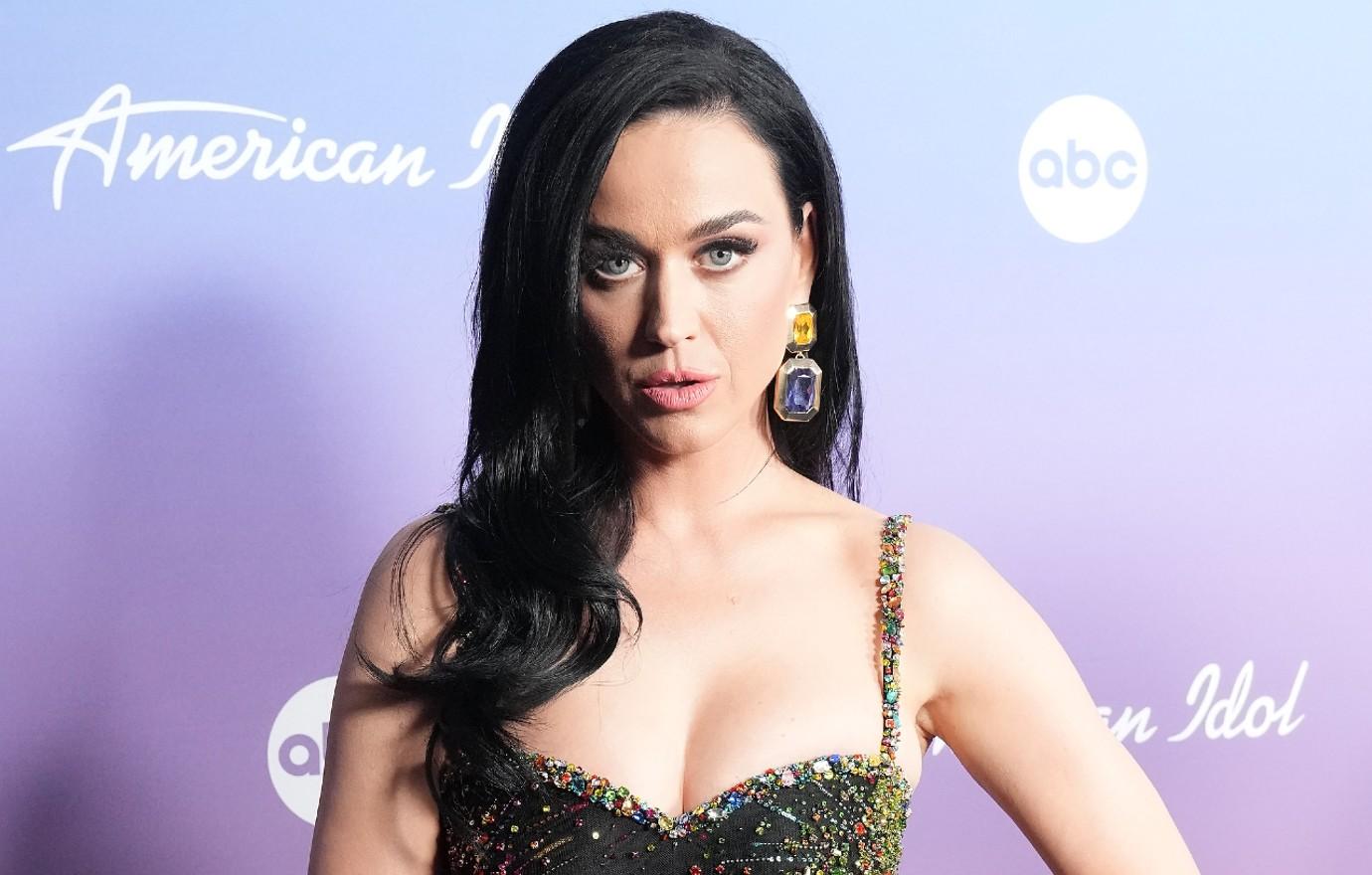 Katy Perry told to ditch spinning bra