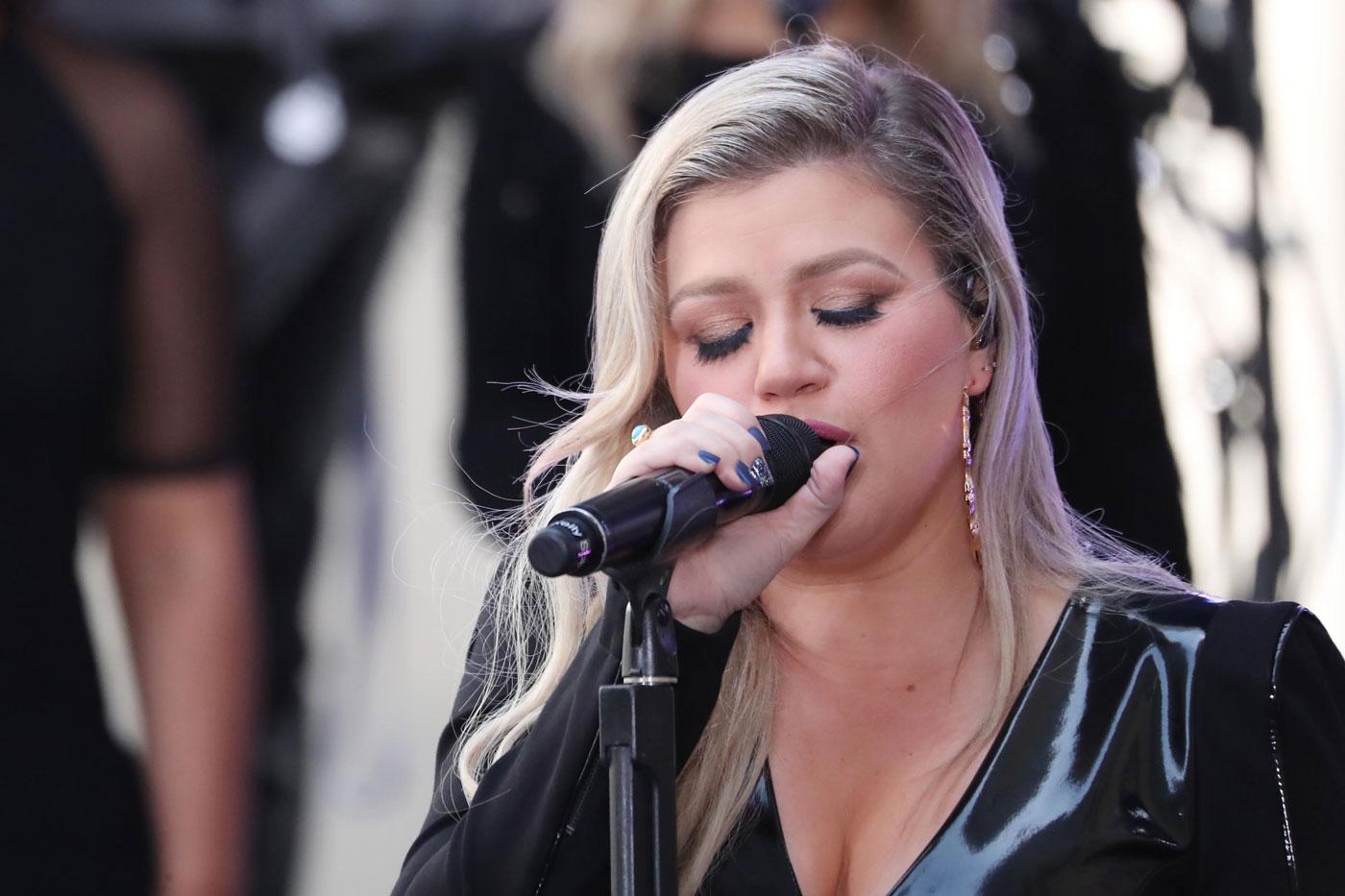 Kelly Clarkson Performs on the Today Show Summer Concert Series