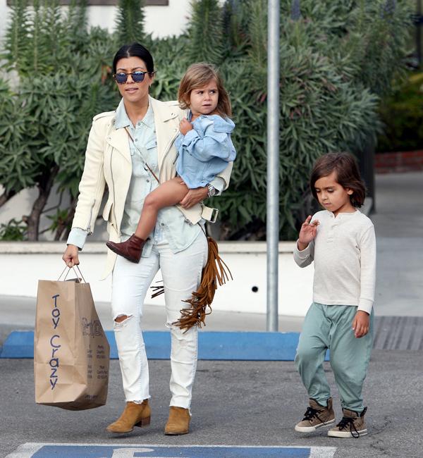 **EXCLUSIVE** Kourtney Kardashian takes children, Mason,6, and Penelope,3, for a fun day in Malibu,Ca.