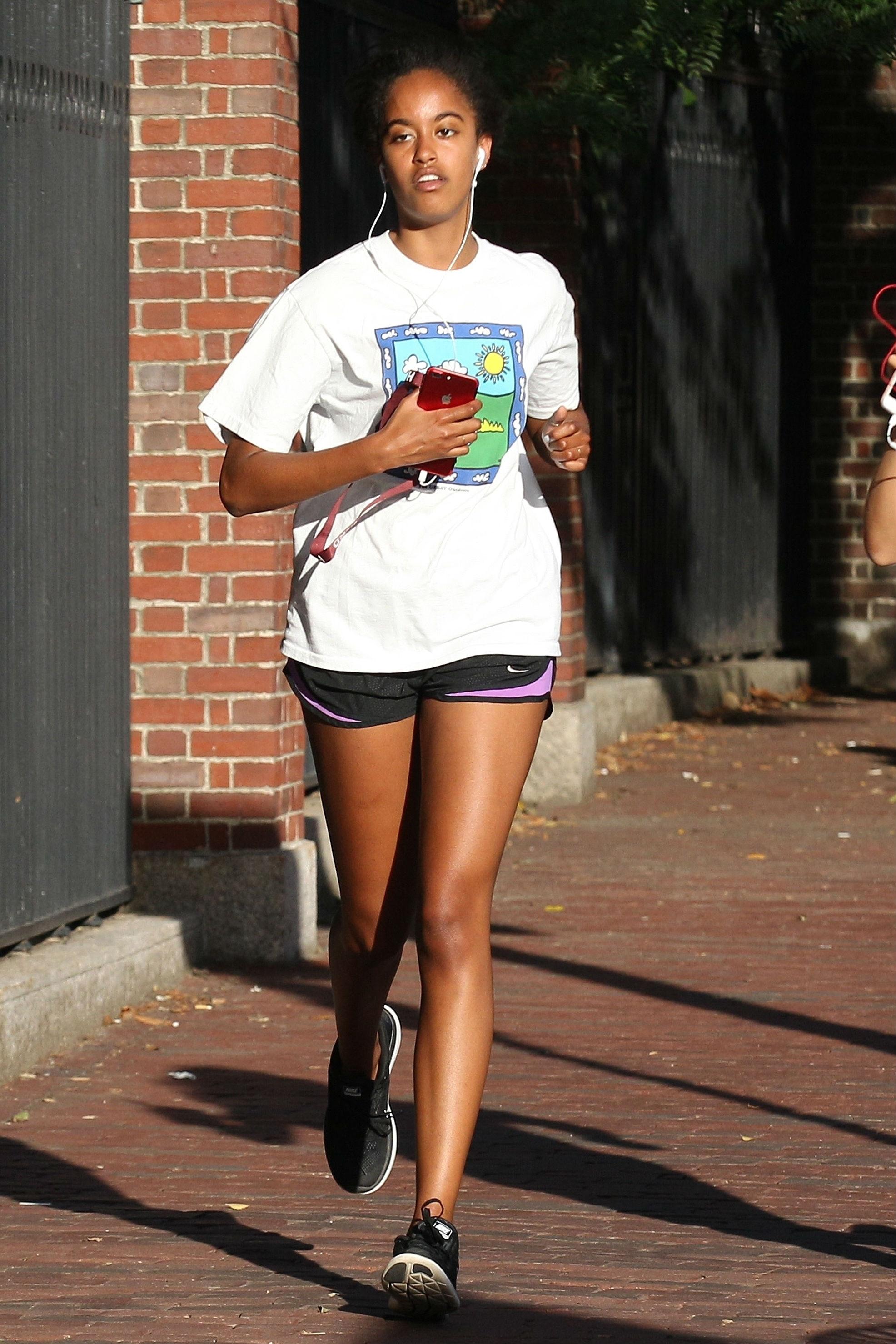 Malia Obama Jogs On Harvard Campus Photos1