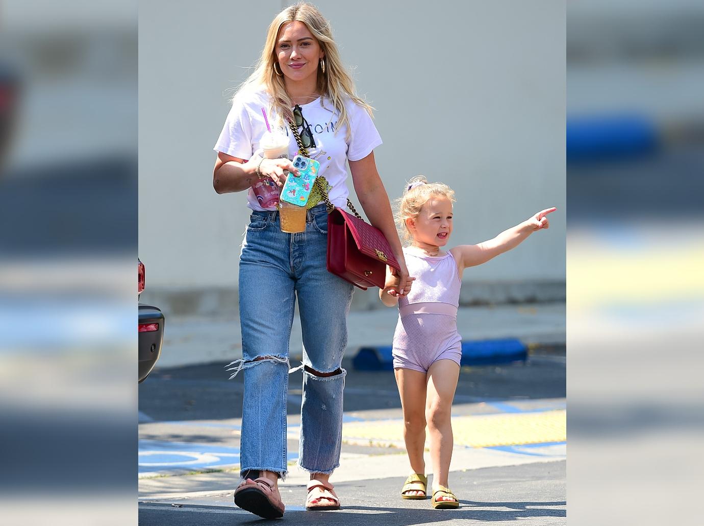 Hilary Duff Runs Errands In West Hollywood With Daughter Banks