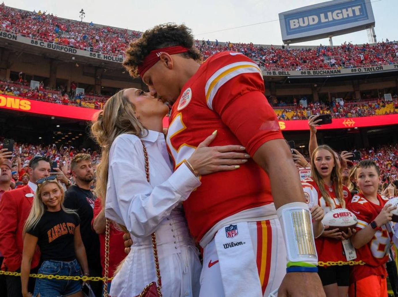 brittany mahomes sports illustrated backlash haters