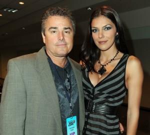 2011__05__Christopher_Knight_Adrianne_Curry_May30 300&#215;270.jpg