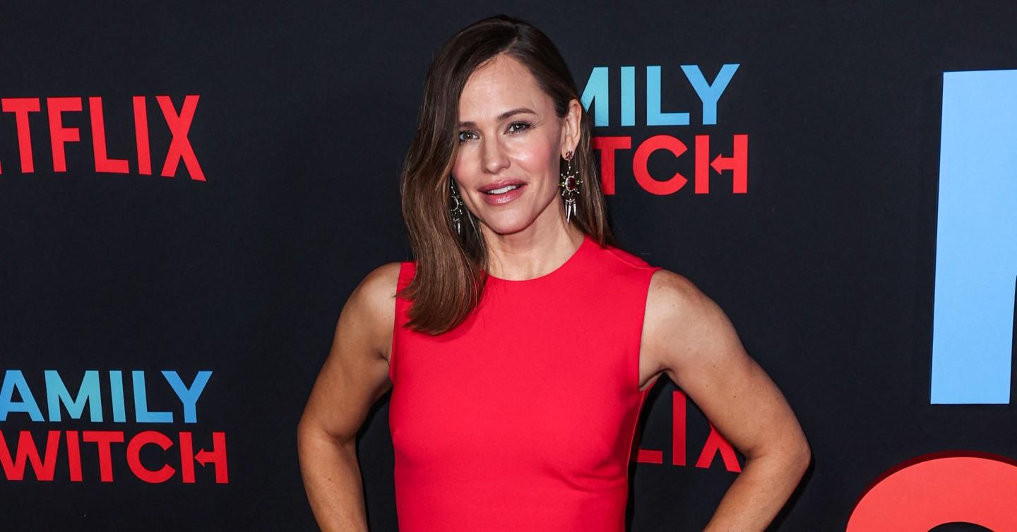 Jennifer Garner Spotted On A Romantic Date With Boyfriend John Miller