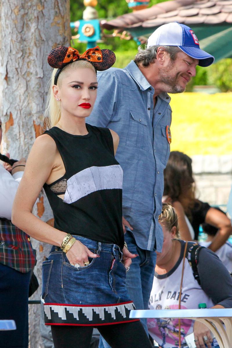 Gwen Stefani Blake Shelton Wedding Rumors Disneyland Son Kingston