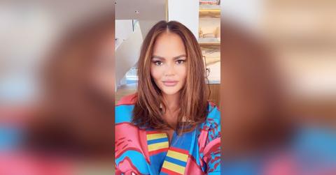 chrissy teigen debuts new hair color months mom duty watch video pp