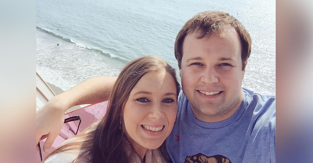 josh duggar wife anna duggar hand in hand court room pretrial child porn case