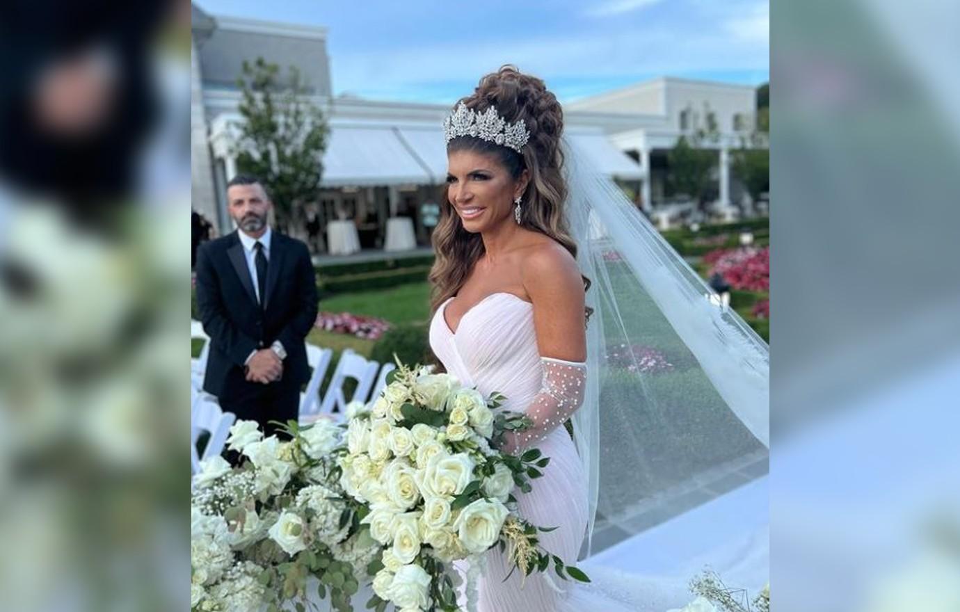 inside teresa giudice luis ruelas wedding dress guests music