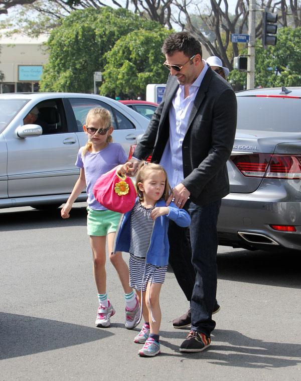 Ben affleck jennifer garner birthday together universial studios florida 01