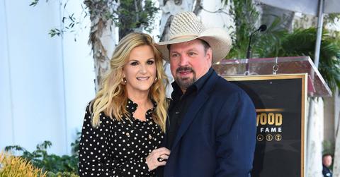 image of Trisha Yearwood and Garth Brooks married in 2005.
