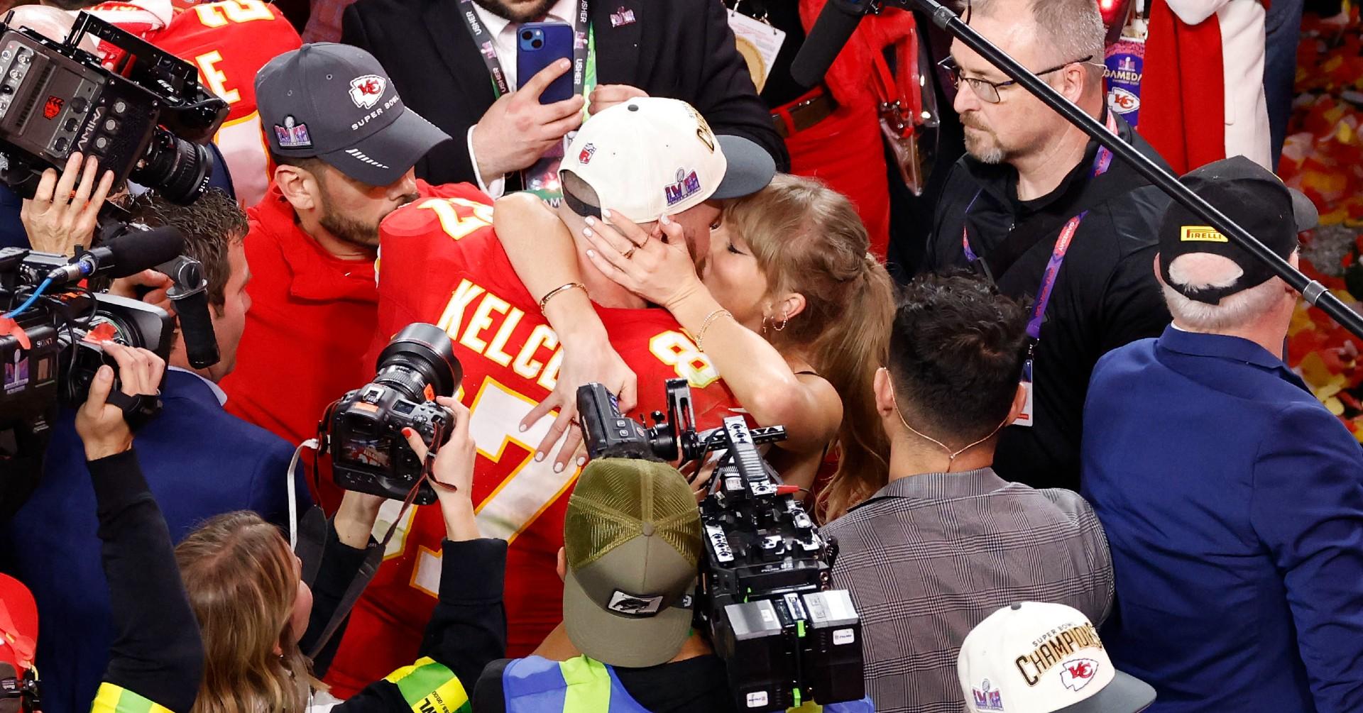 travis kelce splashed out  on taylor swift