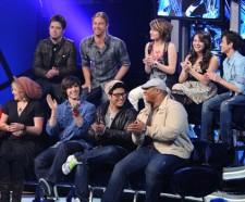 2010__04__american_idol_april6 225&#215;186.jpg