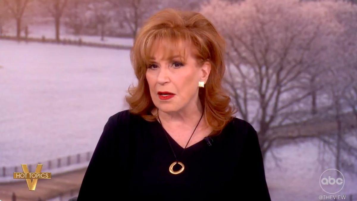 Photo of The comedian poked fun at J.D. Vance and Mike Johnson for constantly cheering on the president.