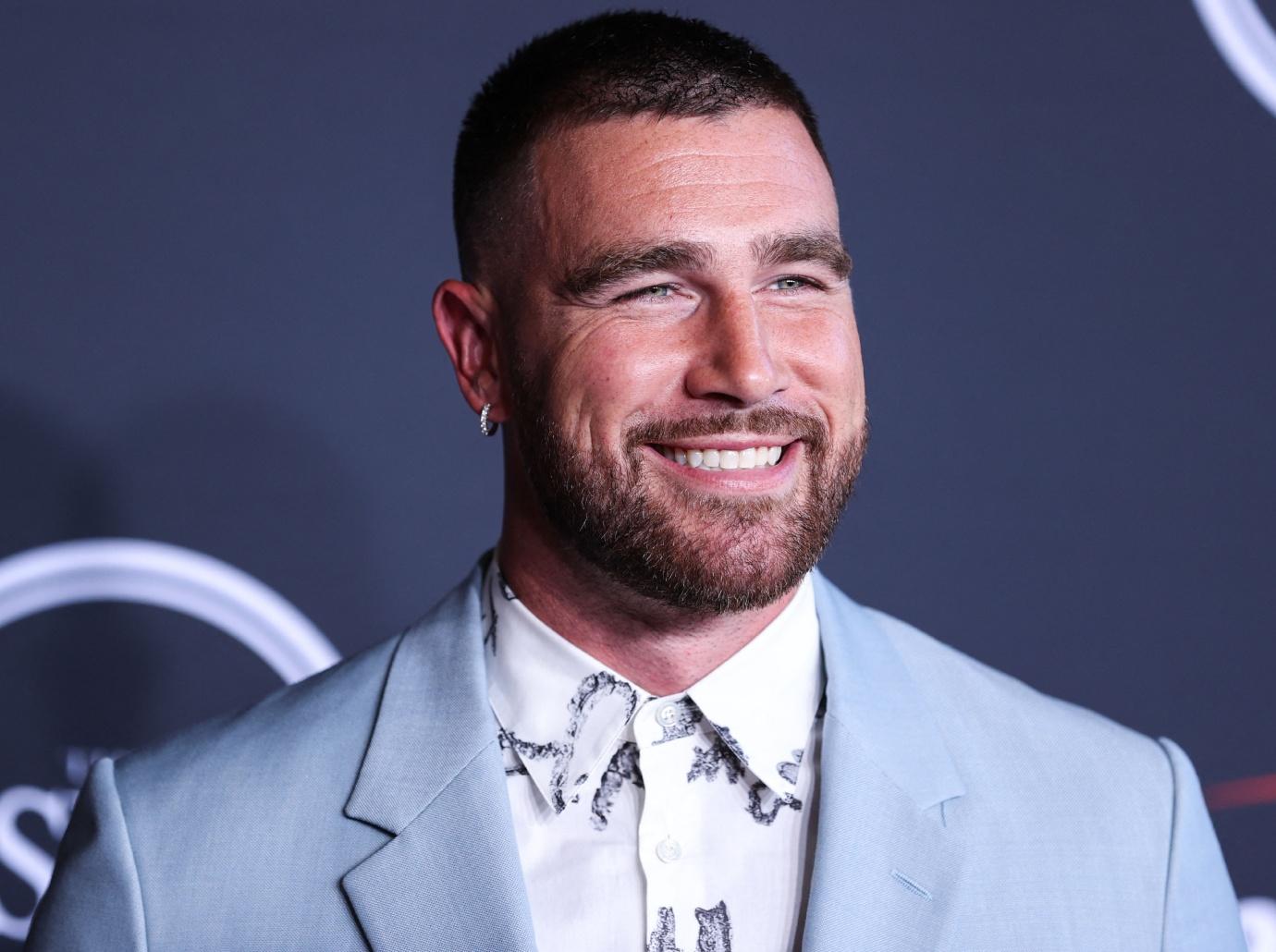 Travis Kelce says he needs '3 hours' to pick game-day outfits after being  roasted for Taylor Swift's 'curtains
