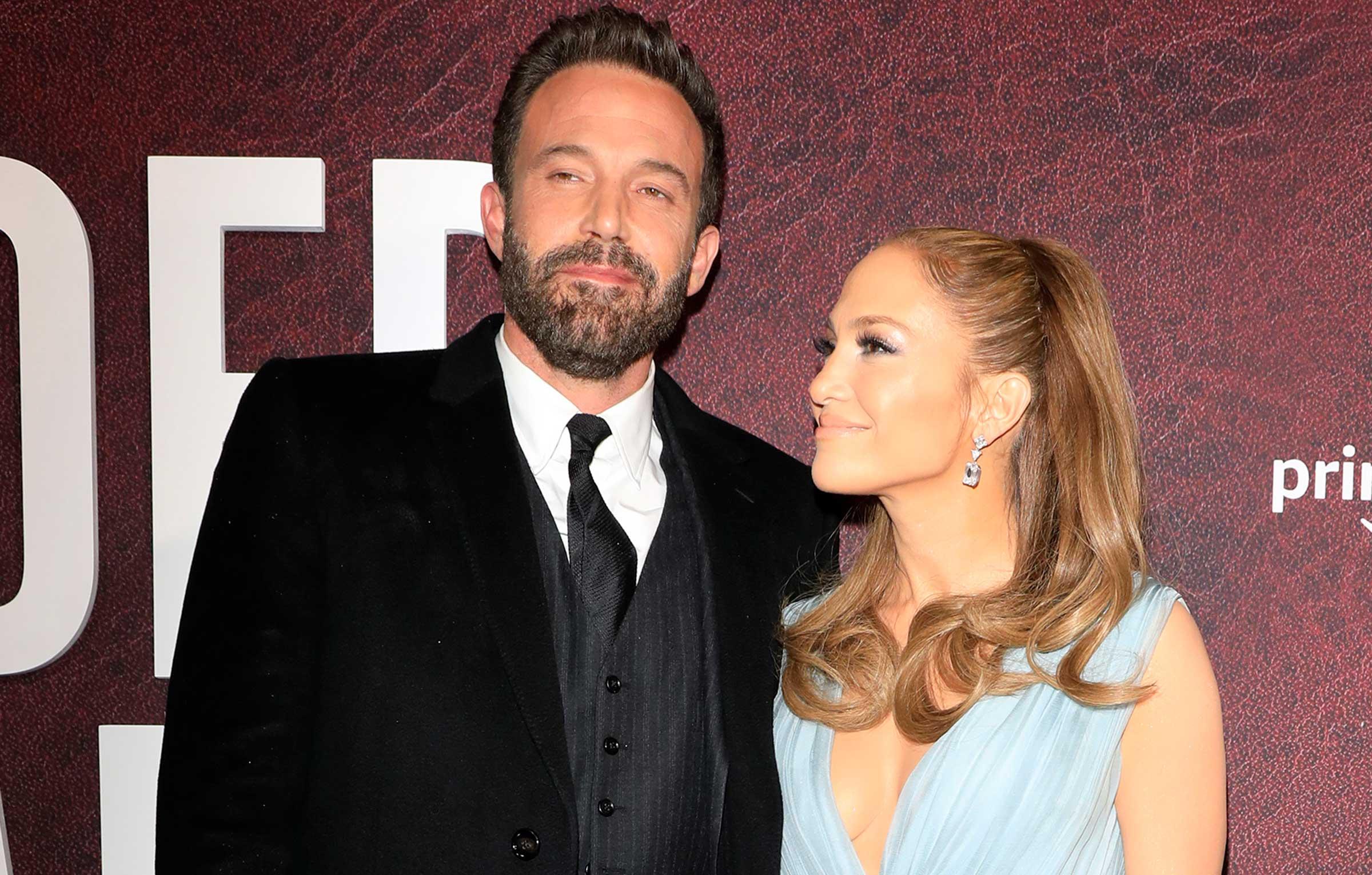 ben affleck freaked out over paparazzi during parisian honeymoon with jennifer lopez this was a whole new level