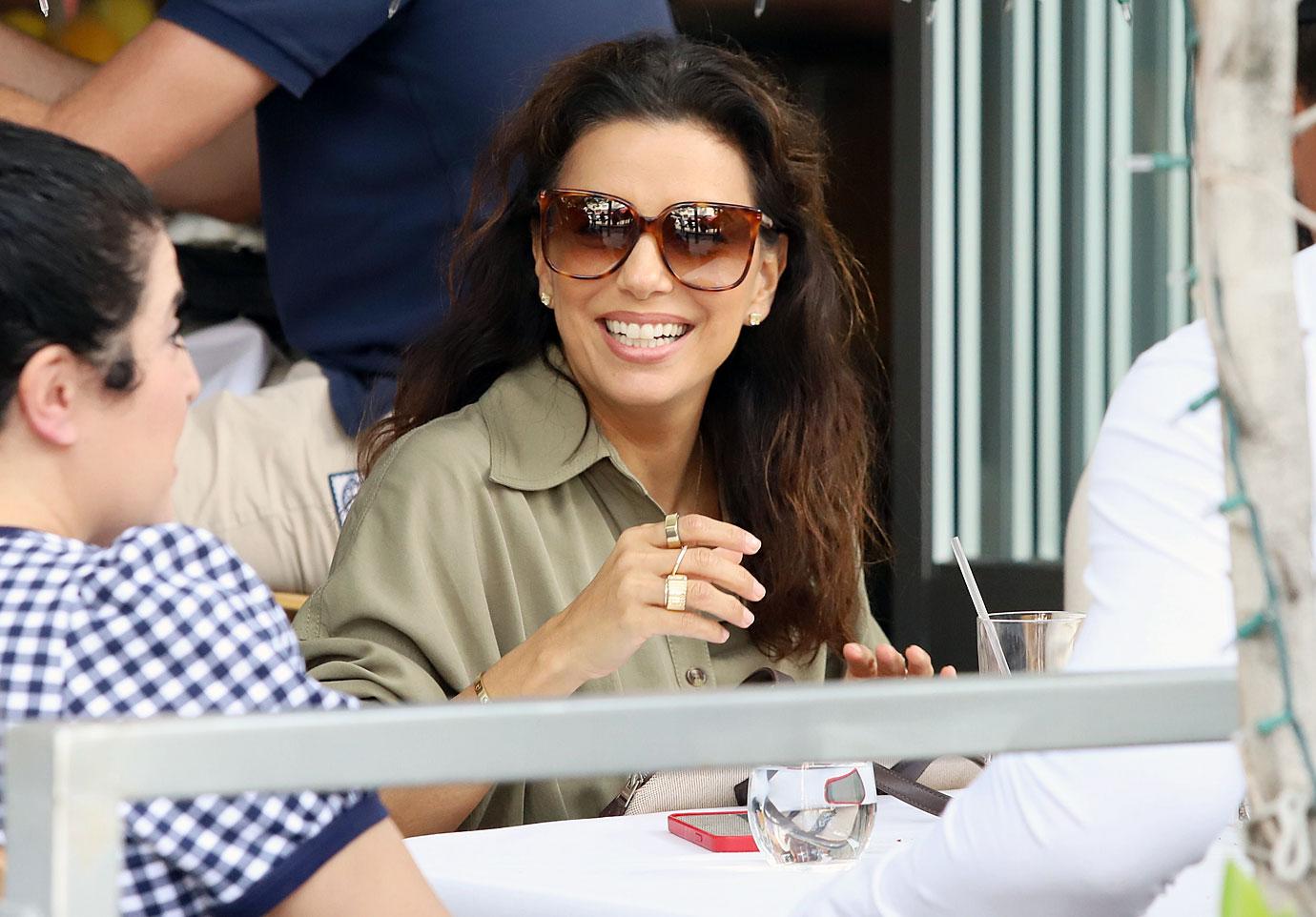 eva longoria eating lunch