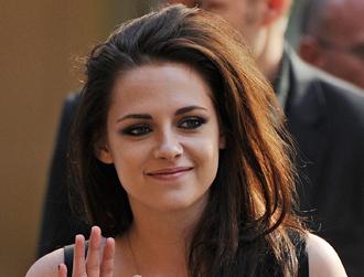 Kristen stewart june19.jpg