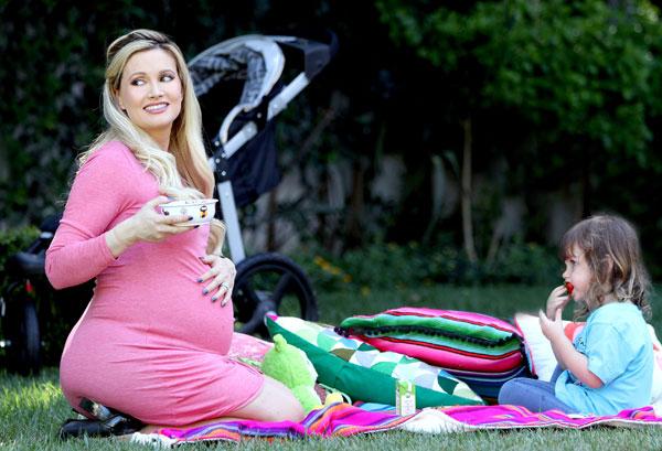 holly madison pregnant second child