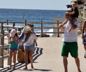 2010__12__naomi_watts_dec21_a0 300×261.jpg