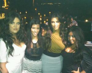 2010__09__Snooki_Kardashians_Sept28news 300×238.jpg