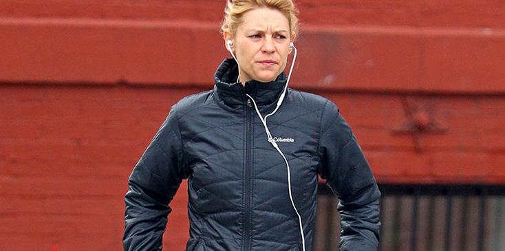 Pregnant claire danes goes for run new york city pics 2