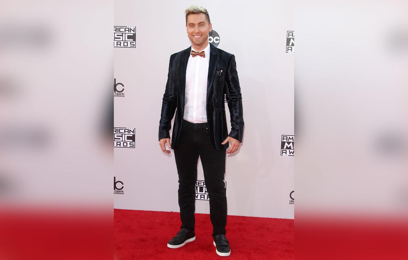 Lance bass mourns dead dog