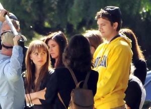 2010__05__Kutcher_Portman_May12_49 300×218.jpg