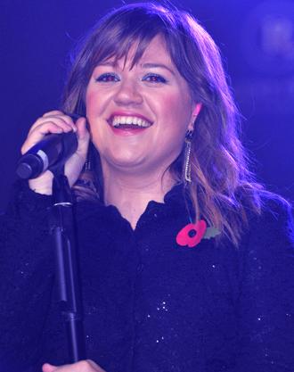 Kelly clarkson july18 2.jpg