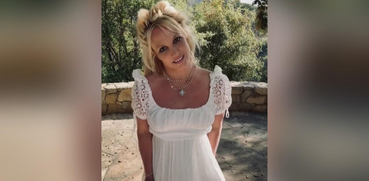 Britney Spears Allegedly Sleeps With Knife Under Her Pillow Insiders