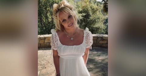 britney spears allegedly sleeps knife under pillow