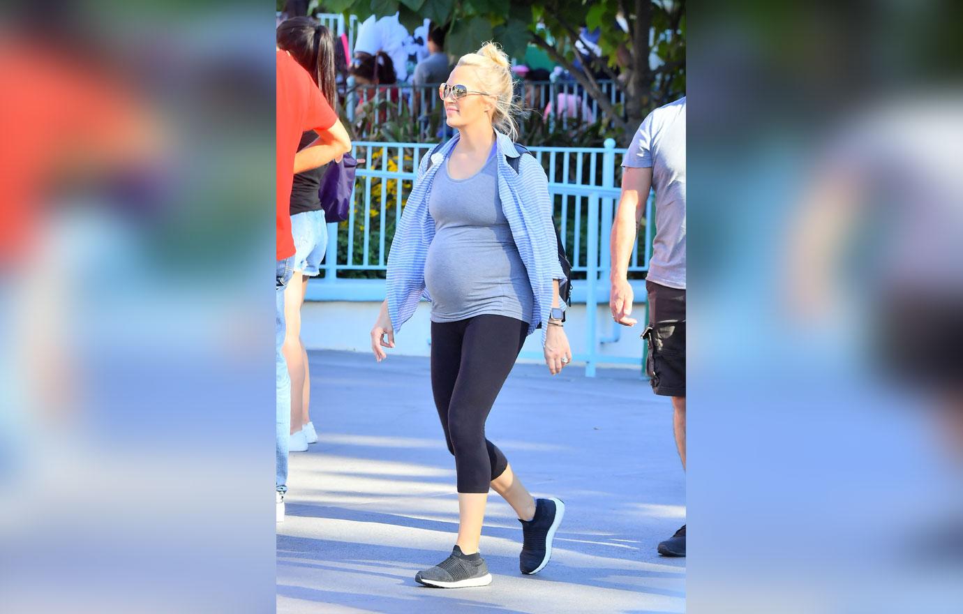 PICS Carrie Underwood Displays Her Massive Baby Bump At Disneyland!