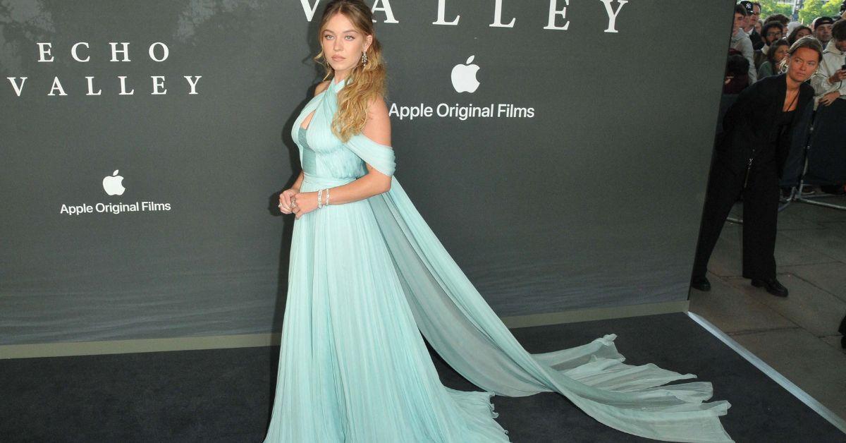 sydney sweeney shows off cleavage echo valley premiere brother trent photos