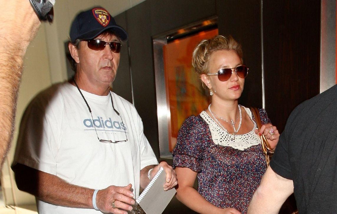 britney spears no desire to see her mom lynne family holiday season