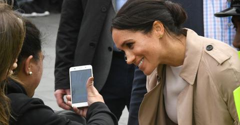 meghan markle left former staffer tears turned hiss fiji