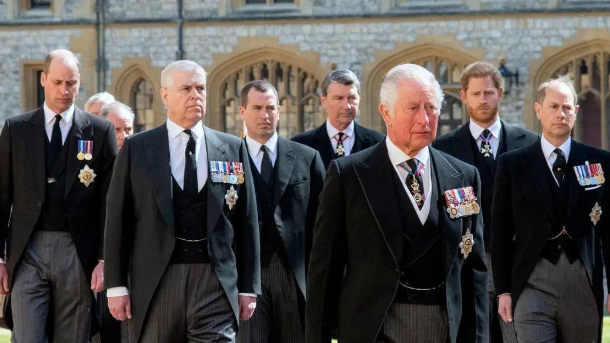 image of royal family 