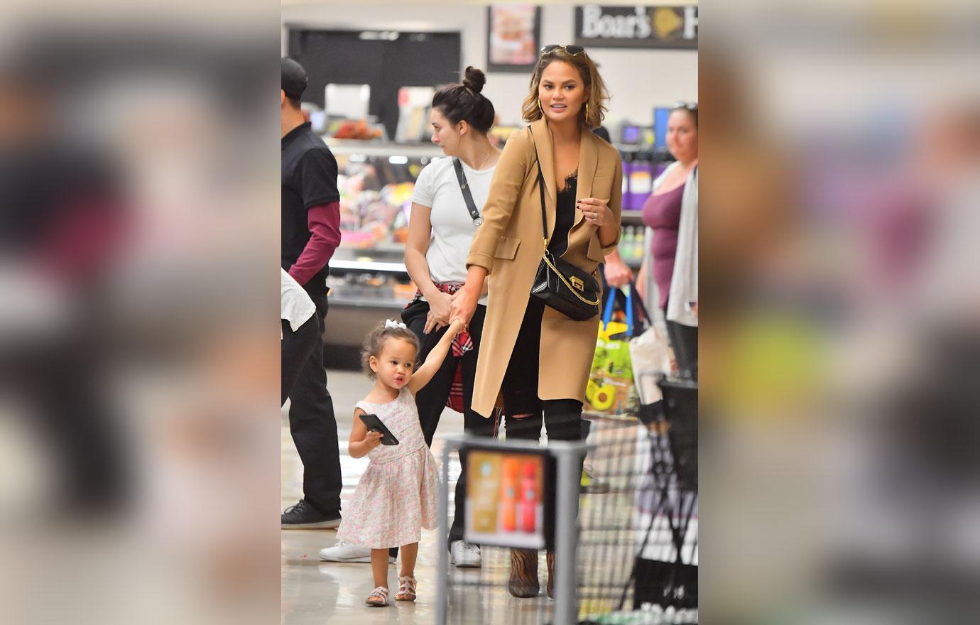 EXCLUSIVE: Chrissy Teigen takes her daughter Luna grocery shopping in studio city