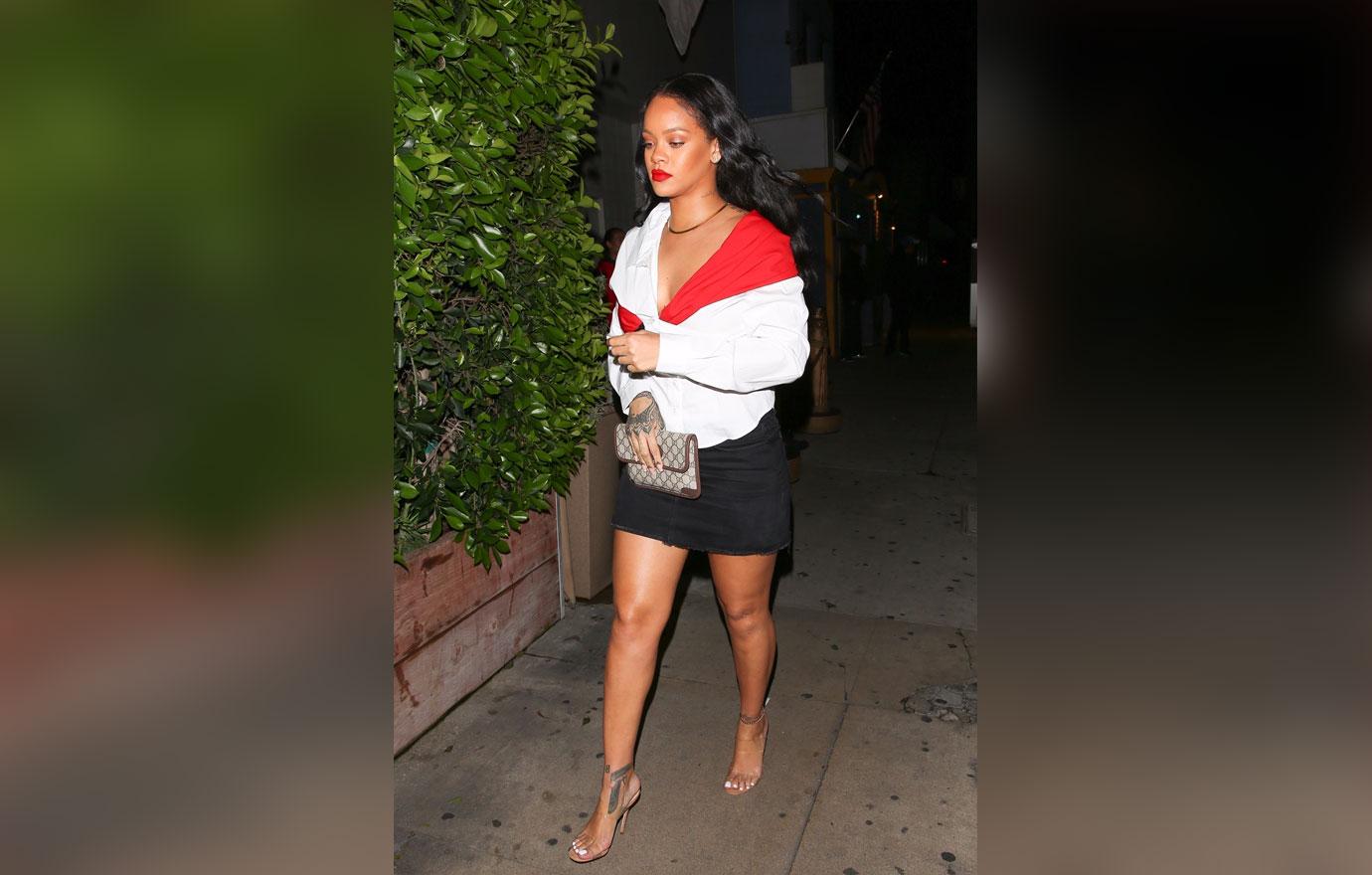 Rhianna black mini skirt